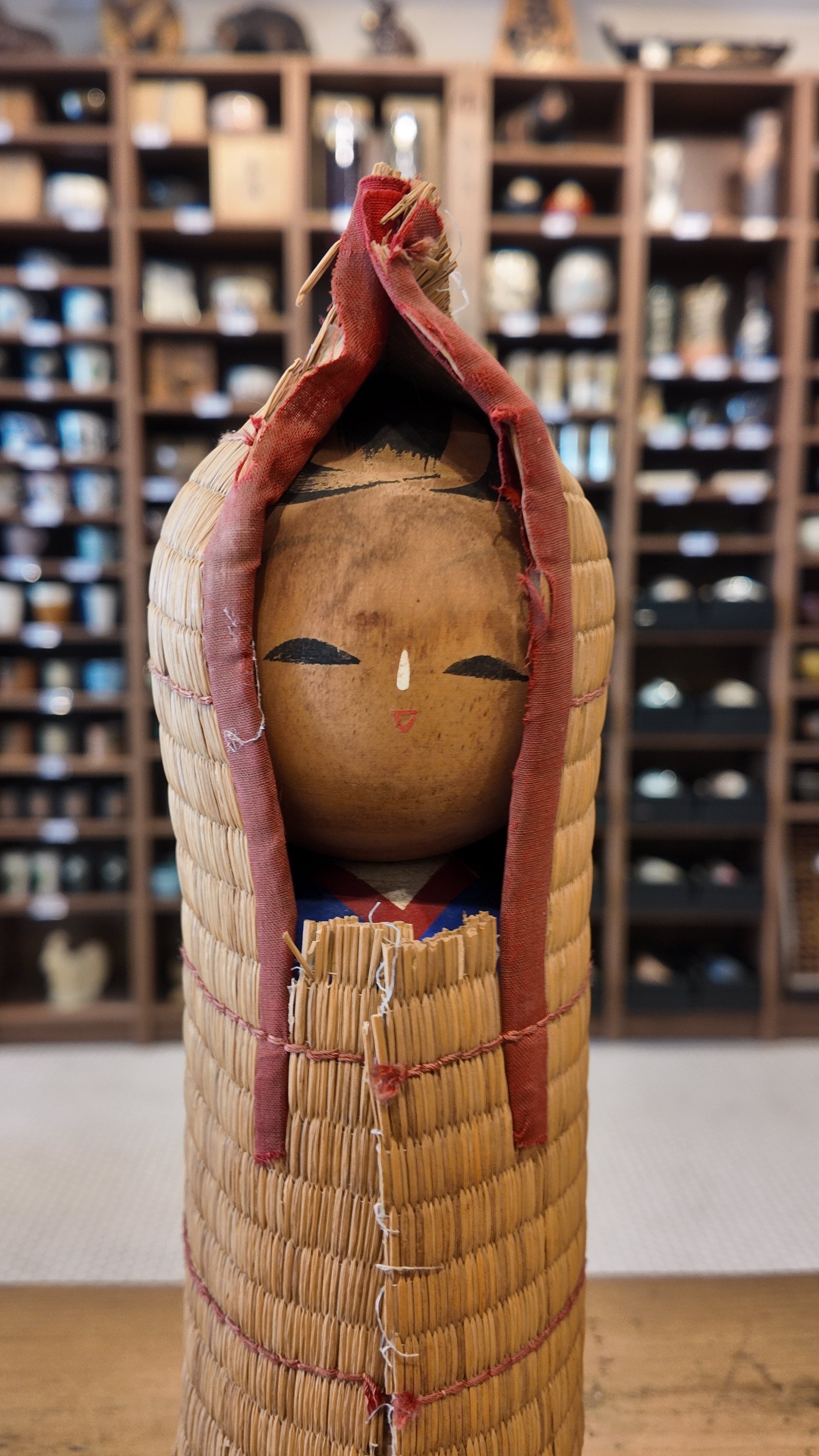 Poupée Kokeshi Vintage Japonaise – Artisanat Traditionnel – Objet Décoratif Japon – Cadeau Unique – Bois Peint Main